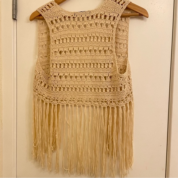 Crochet Boho fringe Vest - Picture 2 of 4